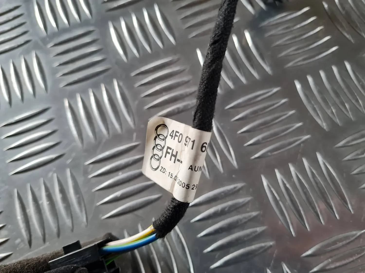 Drát motoru elektrického okna AUDI A6 2008 - foto 3