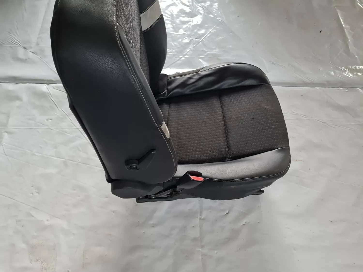 Levé přední sedadlo RENAULT SCENIC III 2011 - foto 1