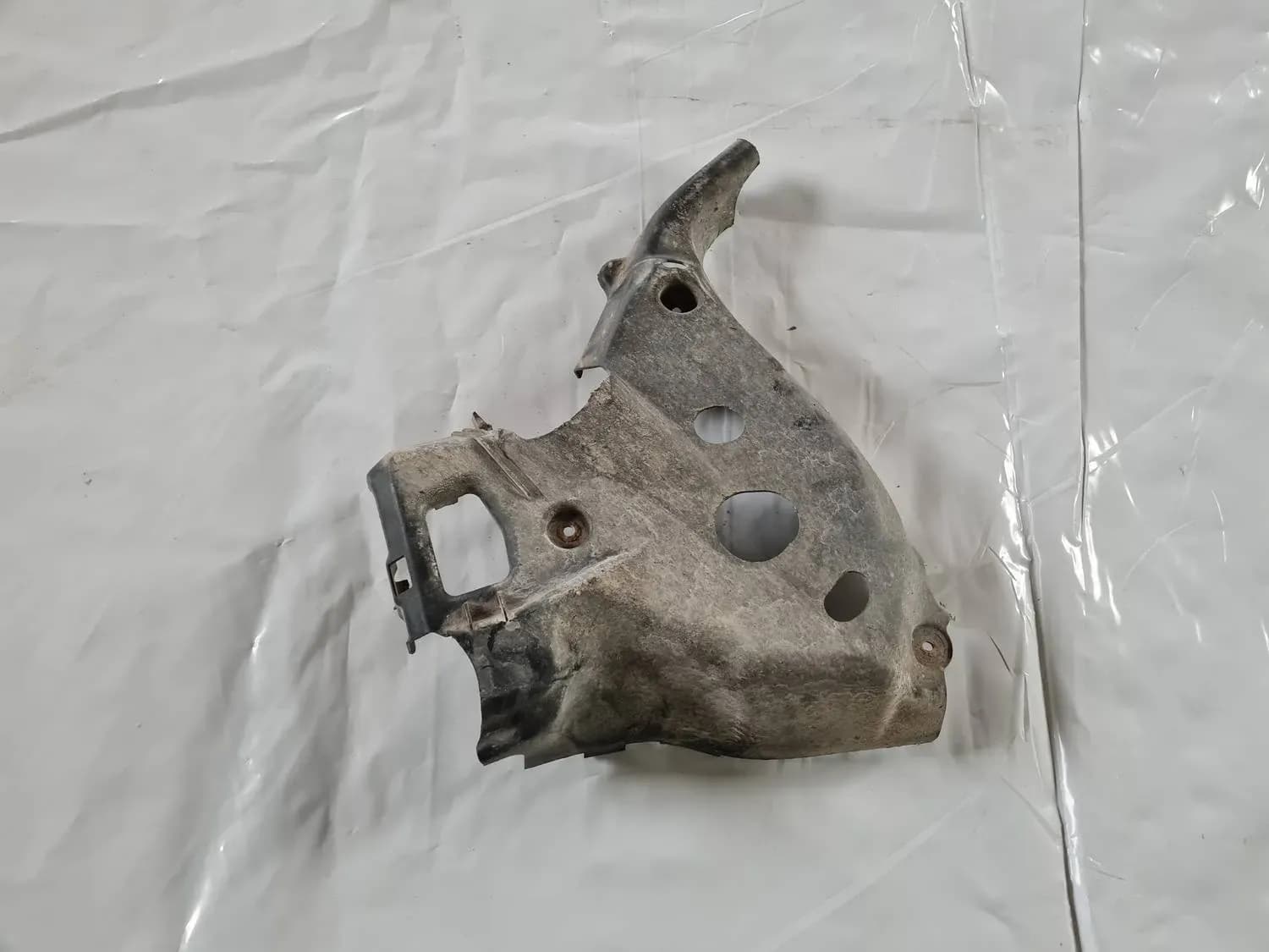 Ochrana zadního zavěšení rameno AUDI A6 2008