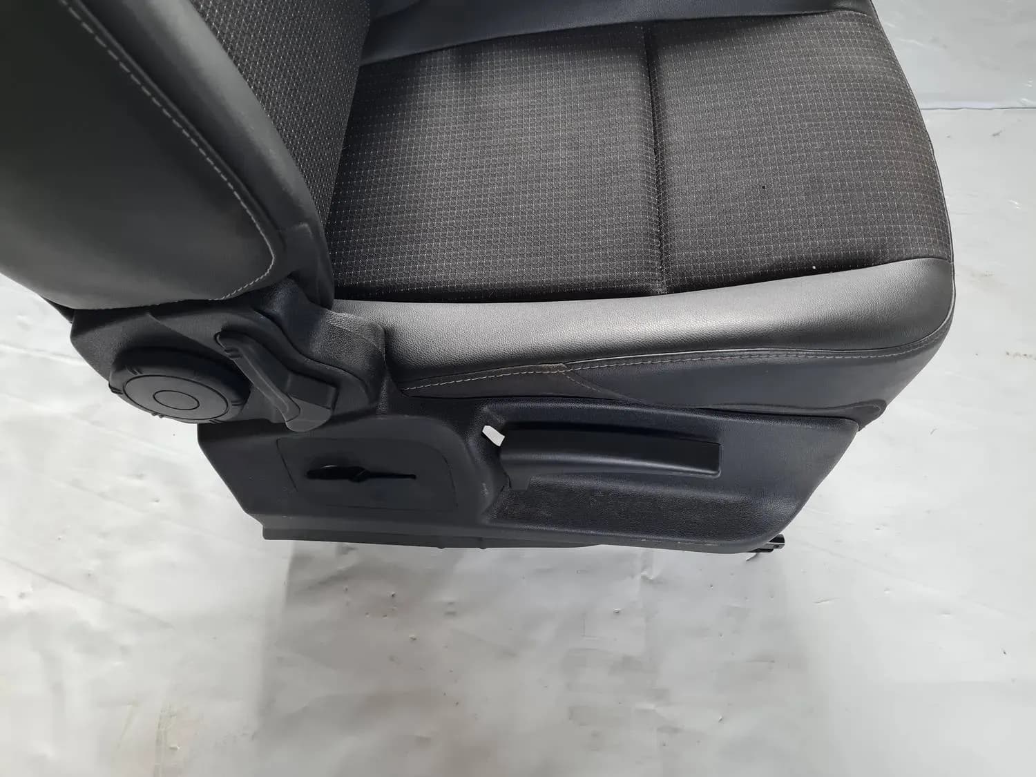 Pravé přední sedadlo RENAULT SCENIC III 2011 - foto 8