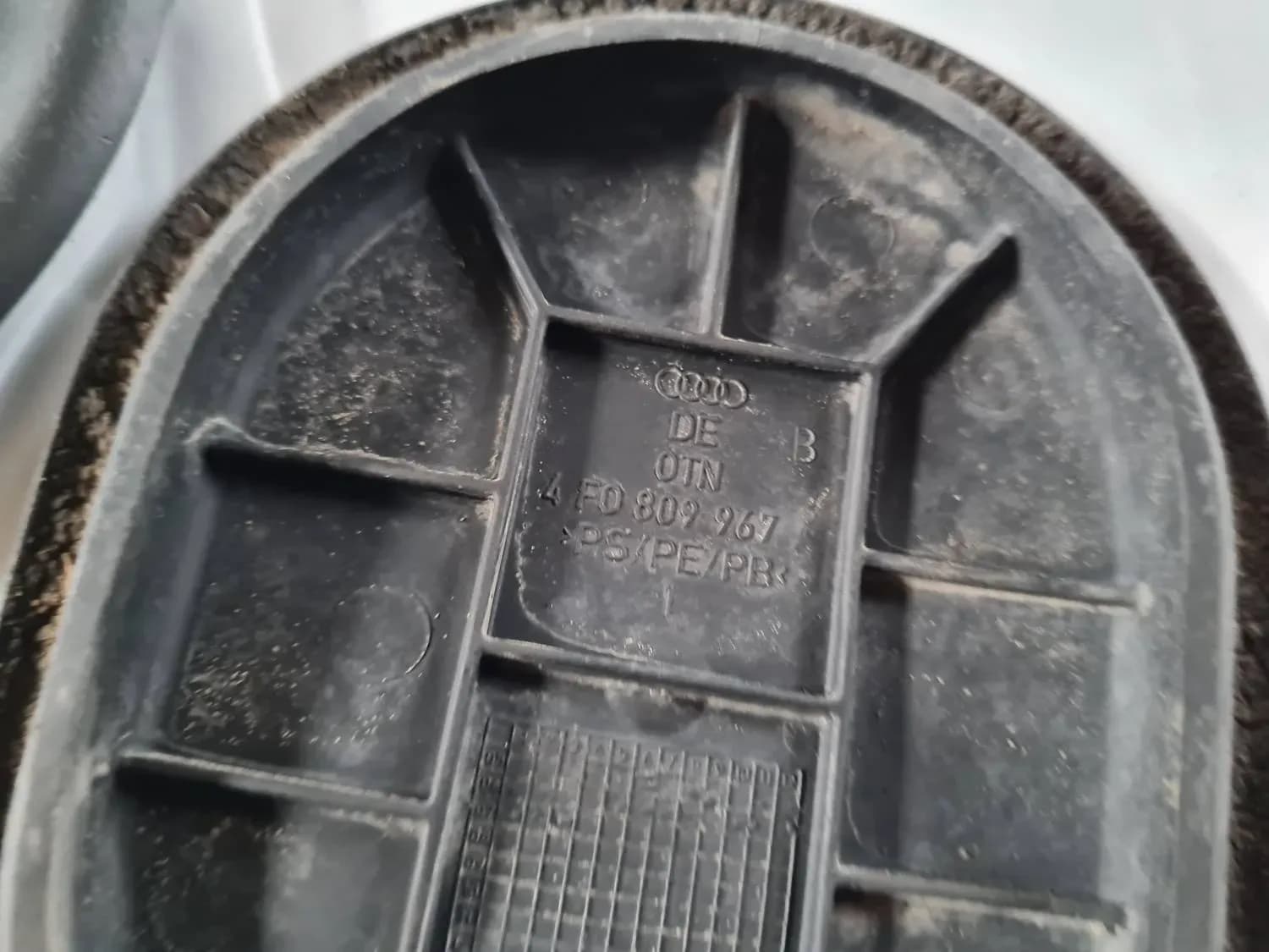 Kryt předního podběhu AUDI A6 2008 - foto 2