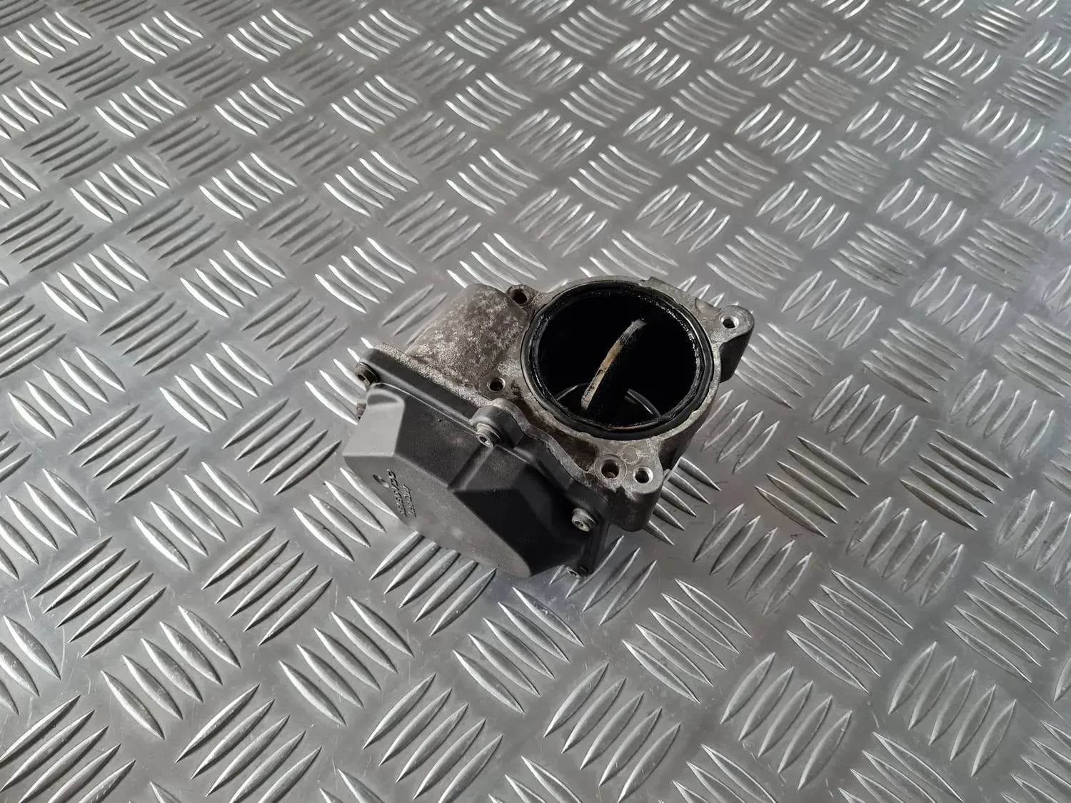Škrticí klapka AUDI A6 2008 - foto 1