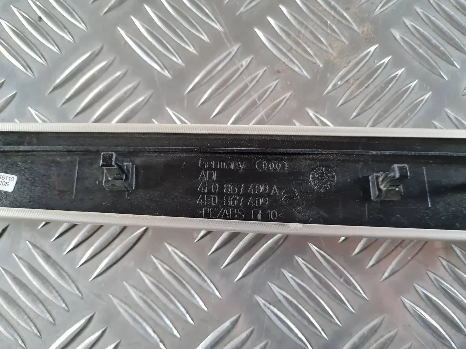 Obložení dveří AUDI A6 2008 - foto 4