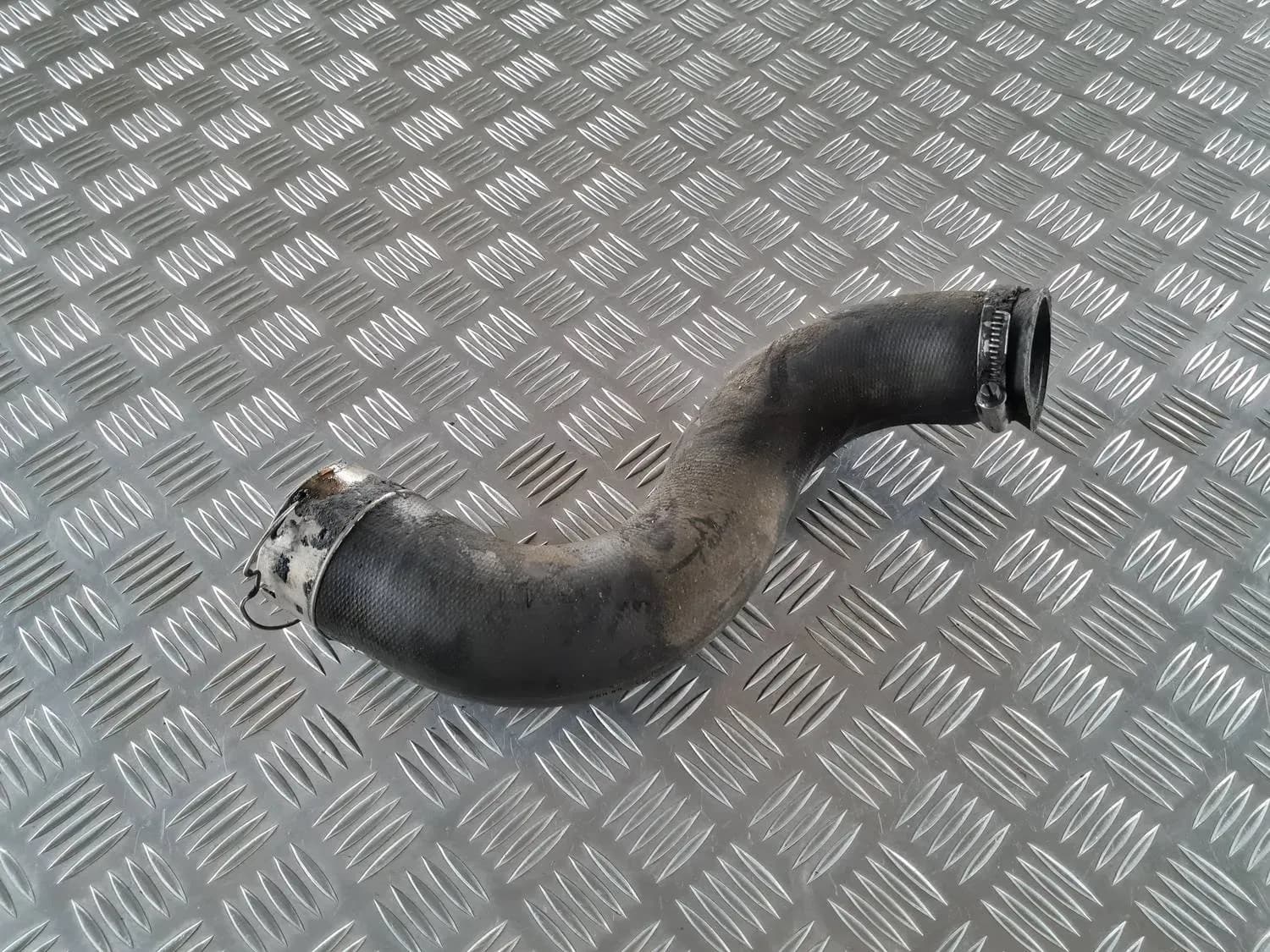 Potrubí mezichladiče RENAULT SCENIC III 2011 - foto 2
