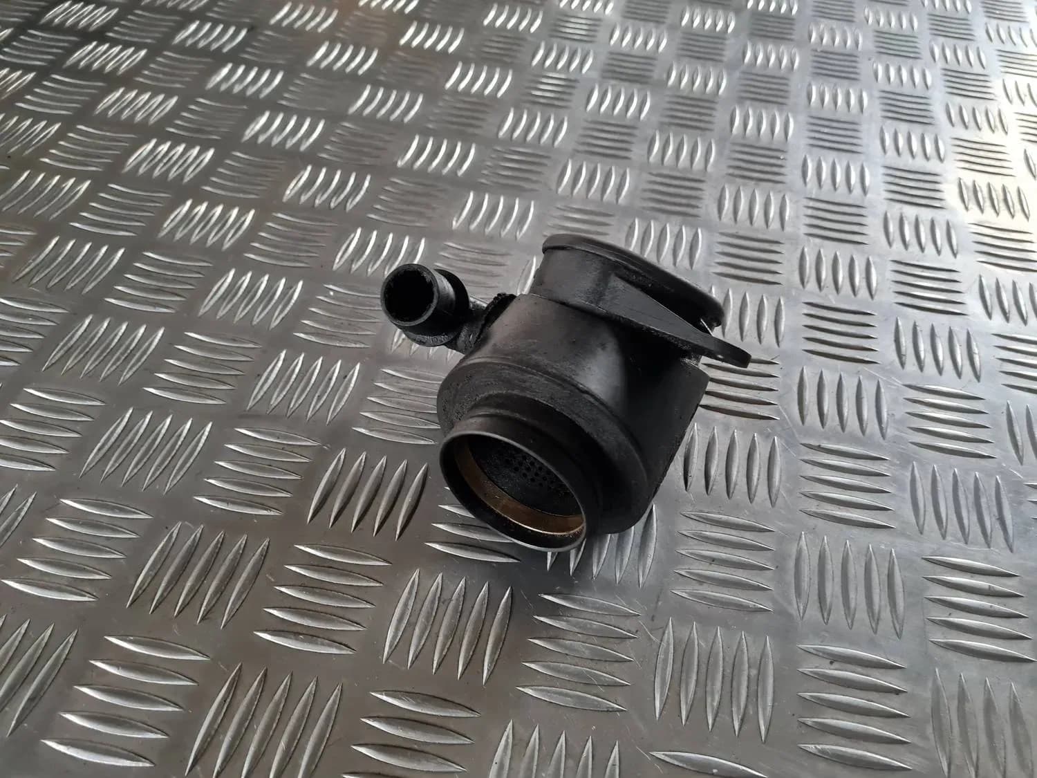 Rezonátor vzduchového filtru AUDI A6 2008 - foto 2