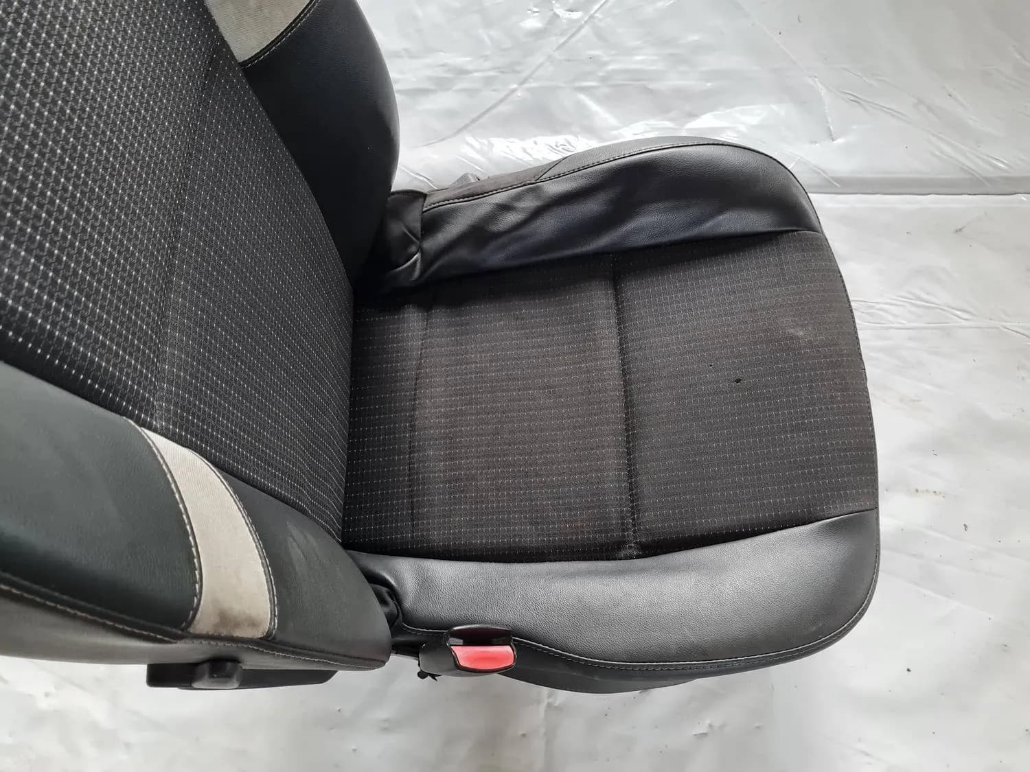 Levé přední sedadlo RENAULT SCENIC III 2011 - foto 5
