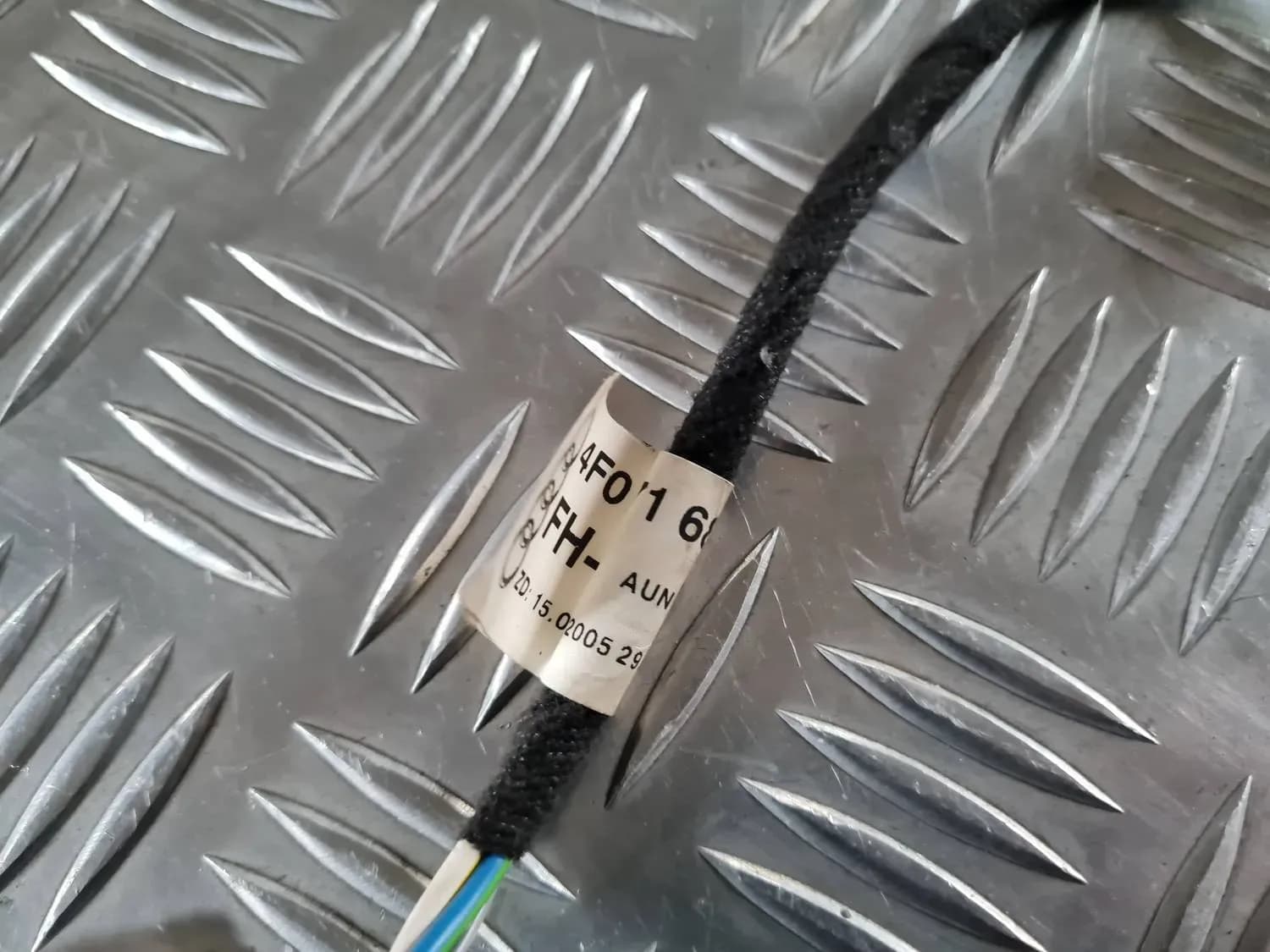 Drát motoru elektrického okna AUDI A6 2008 - foto 2
