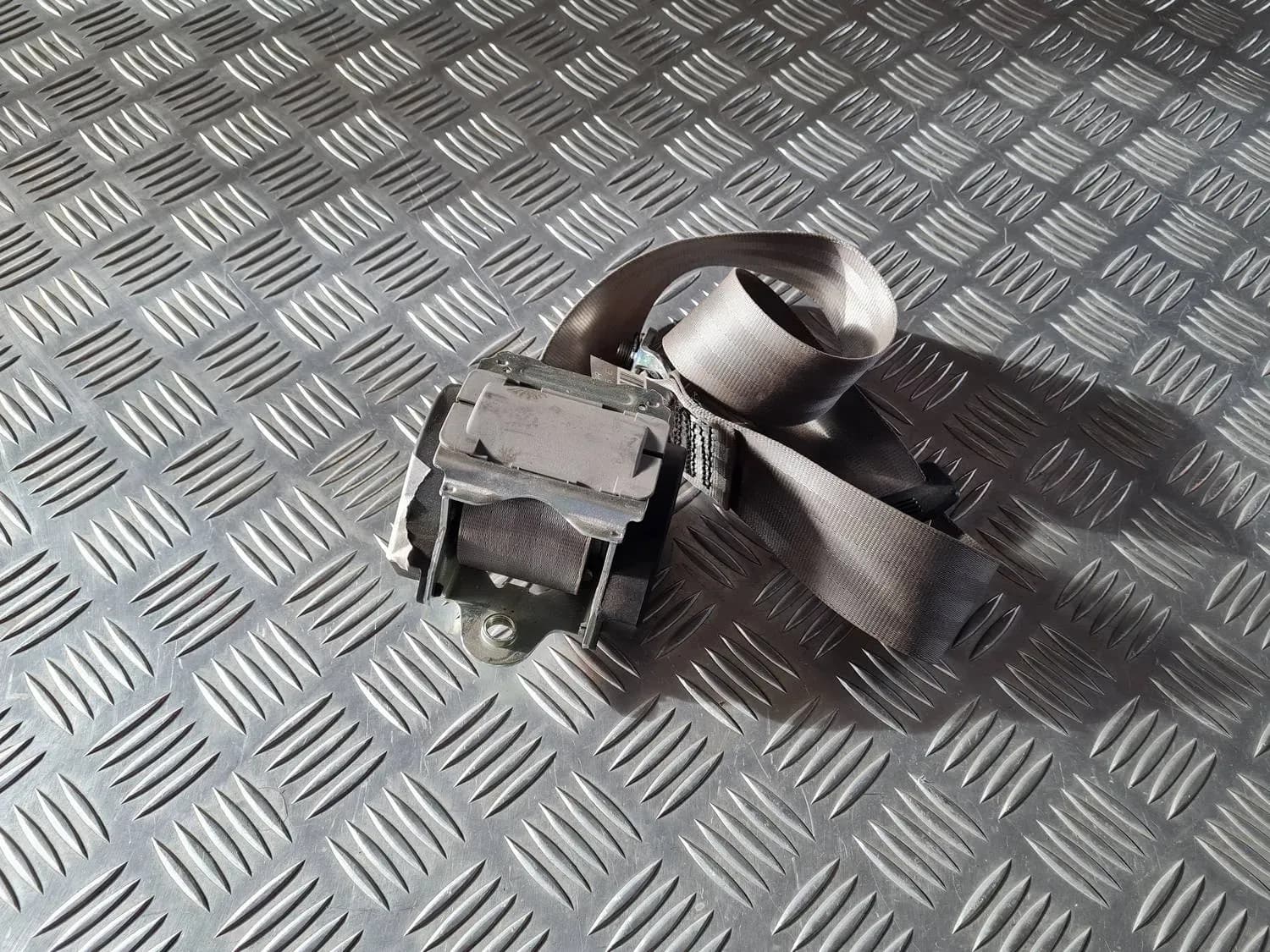 Levý zadní bezpečnostní pás AUDI A6 2008