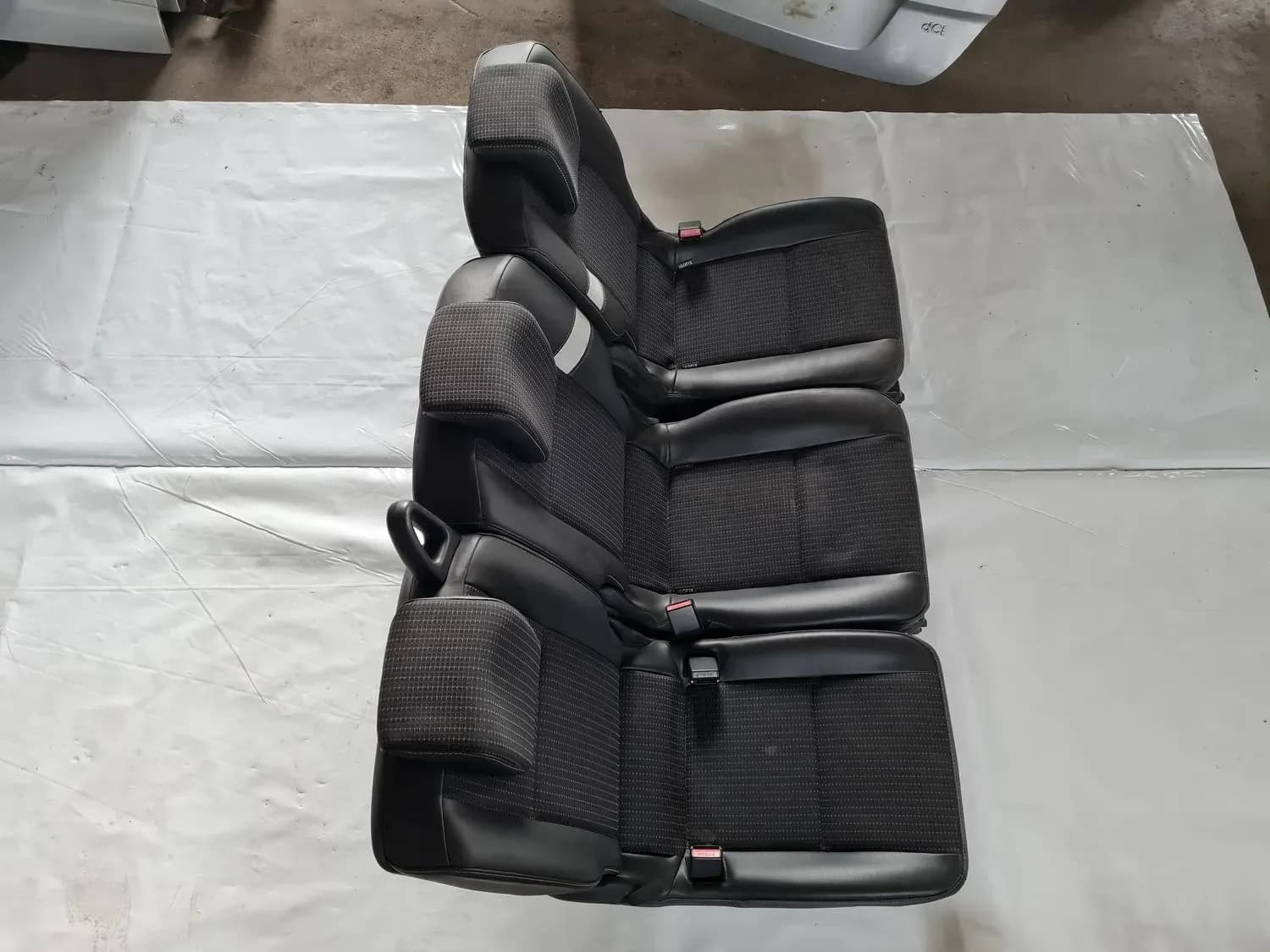 Zadní sedadlo RENAULT SCENIC III 2011 - foto 1