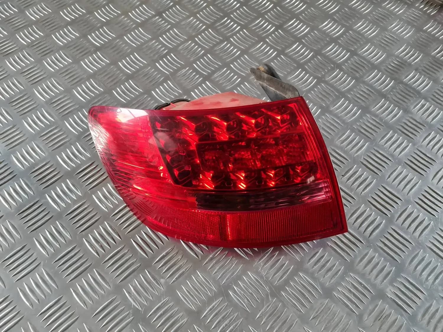 Levá zadní svítilna AUDI A6 2008