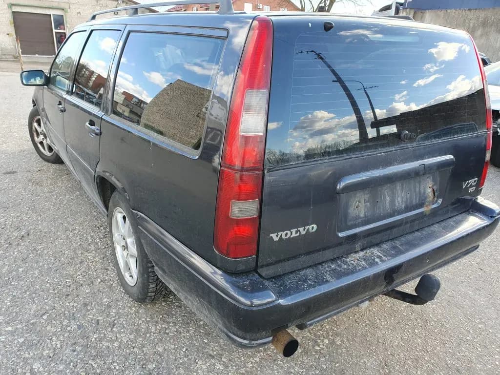 Fotka rozebraného vozu 2