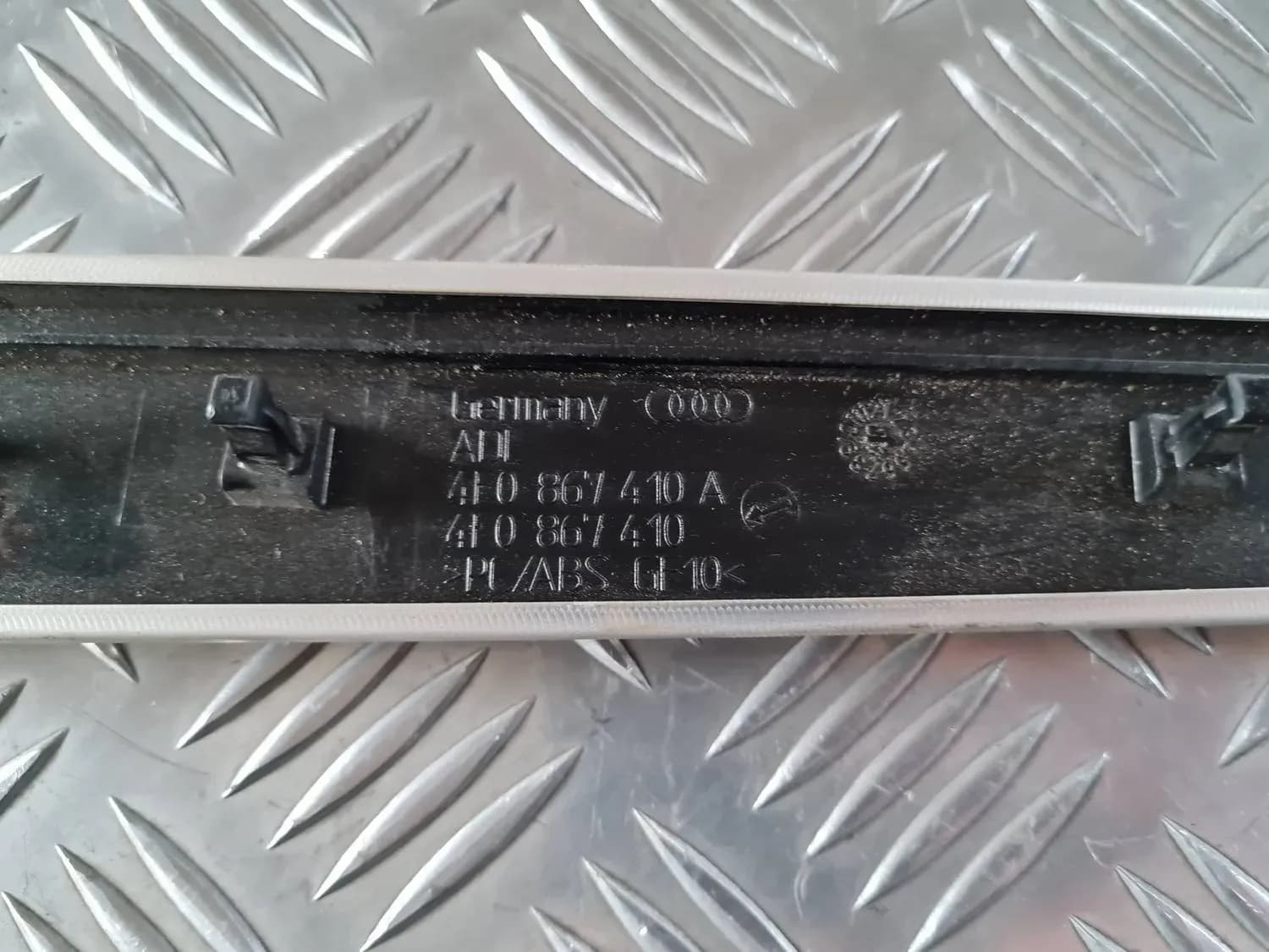 Obložení dveří AUDI A6 2008 - foto 2