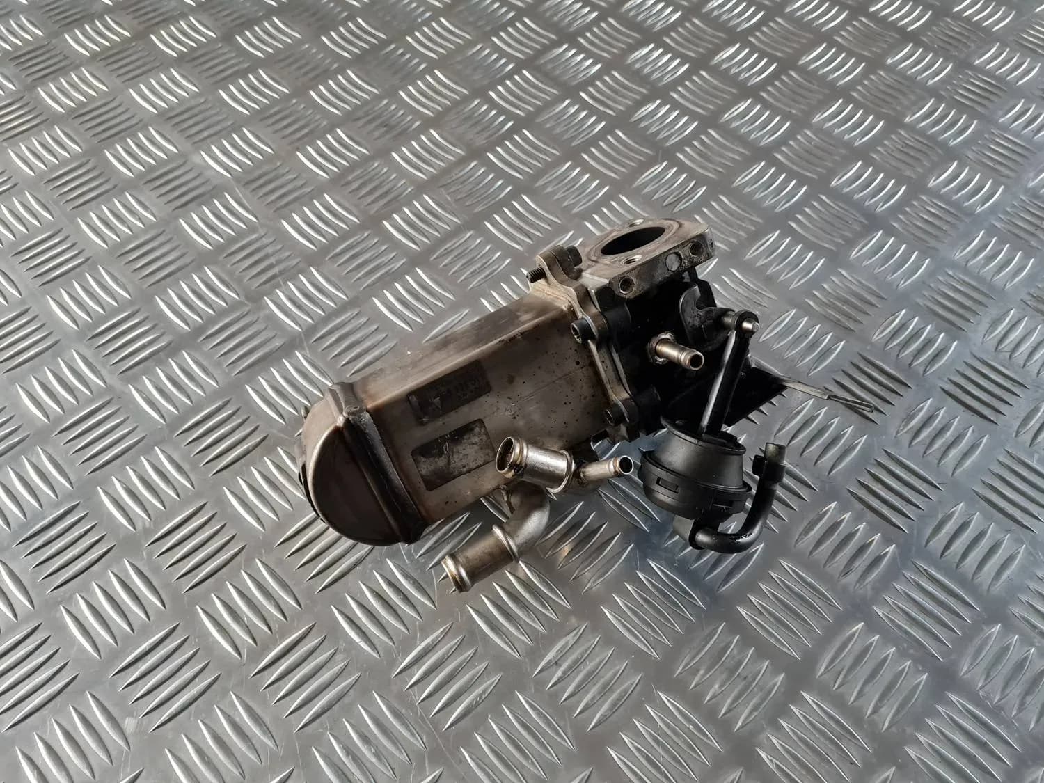 Chladič EGR ventilu AUDI A6 2008 - foto 1