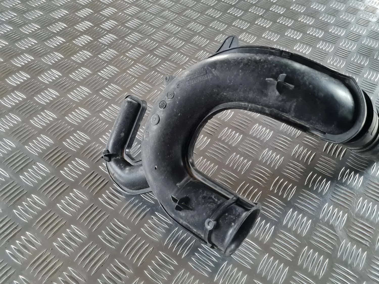 Potrubí sání vzduchu RENAULT SCENIC III 2011 - foto 2