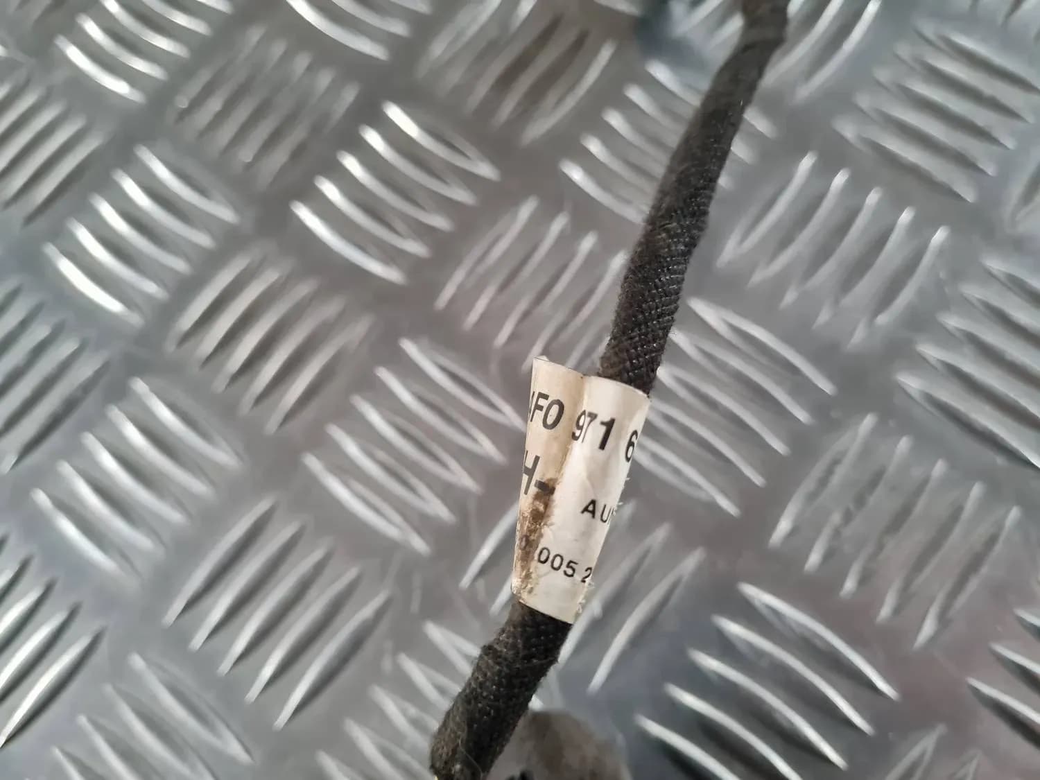 Drát motoru elektrického okna AUDI A6 2008 - foto 3