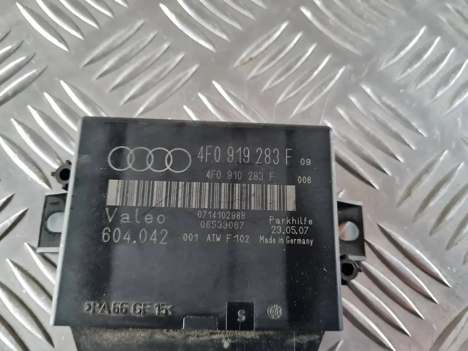 Řídicí jednotka parkovacích senzorů AUDI A6 2008 - foto 3