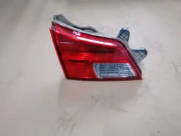 Světlomet kufru, levý SUBARU LEGACY 2011